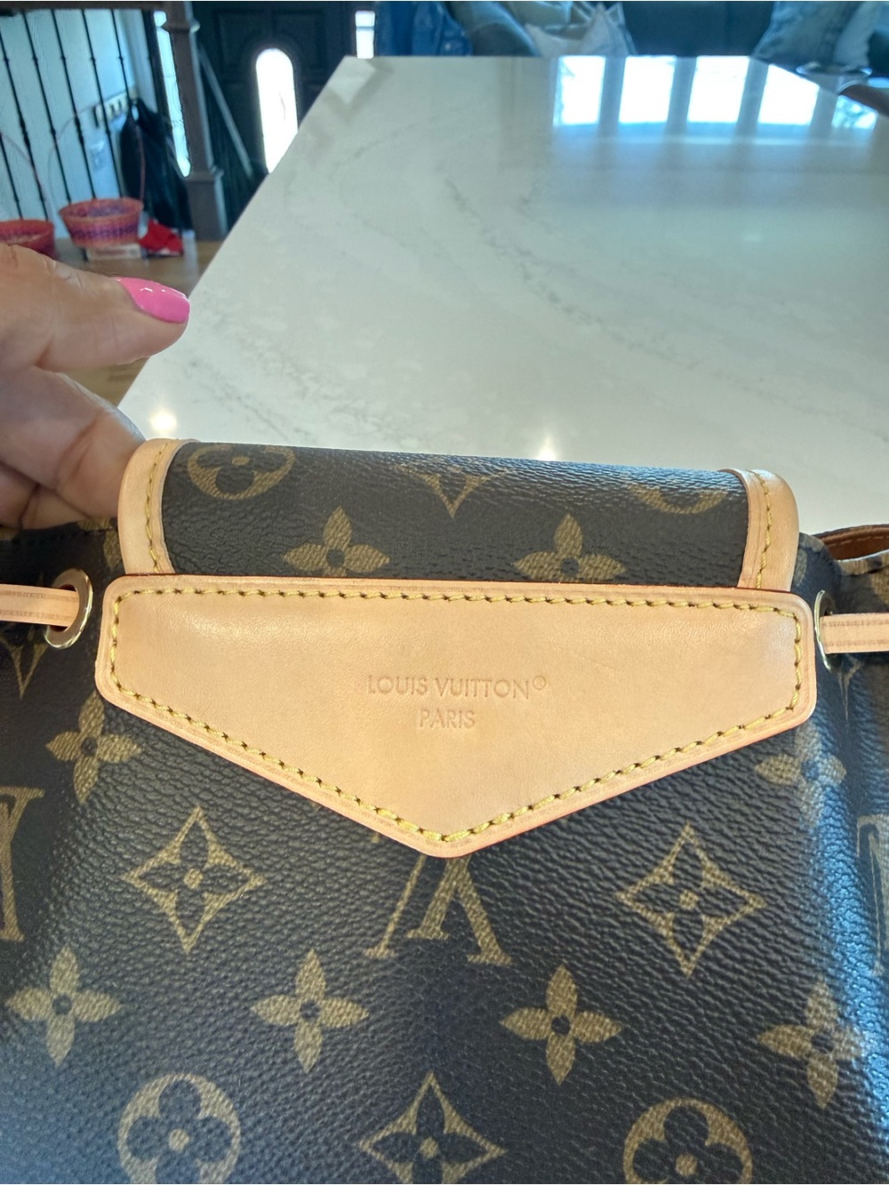 Louis Vuitton Brown Monogram Drawstring Crossbody with Tan Trim - Picture 14 of 15